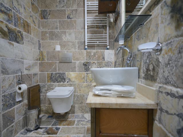 Delüks Üç Kişilik Oda