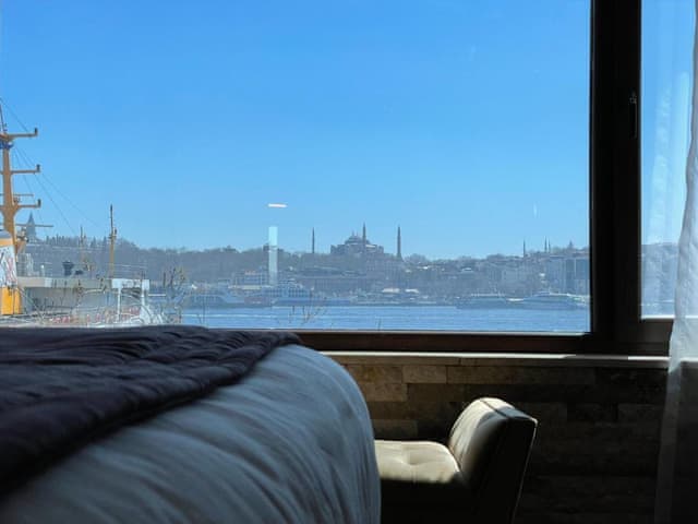 Delüks Çift/İki Yataklı Oda (Deniz manzaralı)