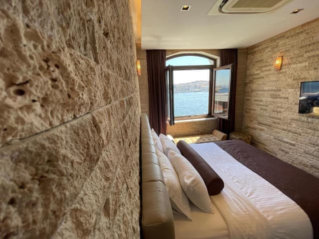 Delüks Çift/İki Yataklı Oda (Deniz manzaralı)