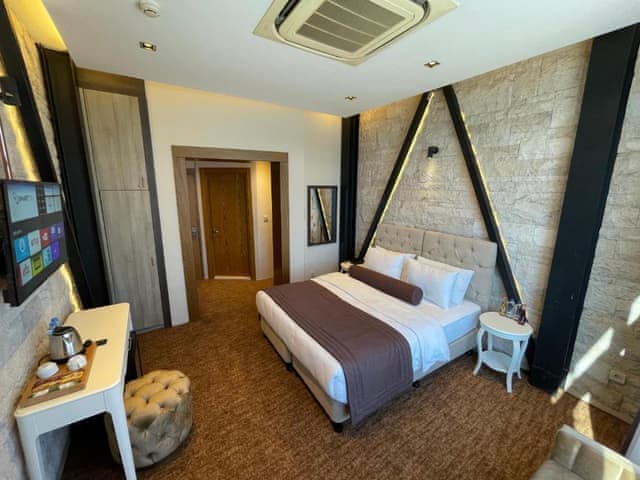 Delüks Çift/İki Yataklı Oda (Deniz manzaralı)