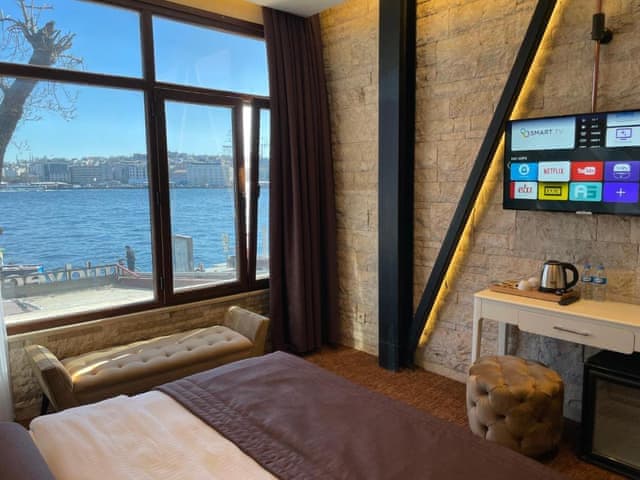 Delüks Çift/İki Yataklı Oda (Deniz manzaralı)