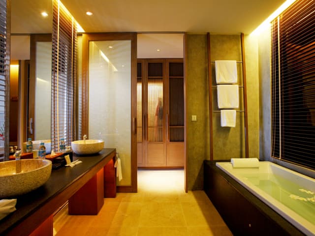 Pool Suite East (Ocean view)