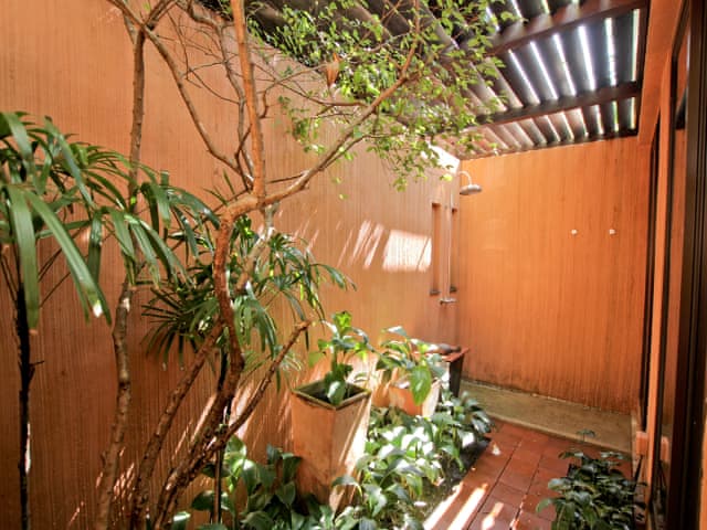 1-bedroom Family Suite Partial Ocean View