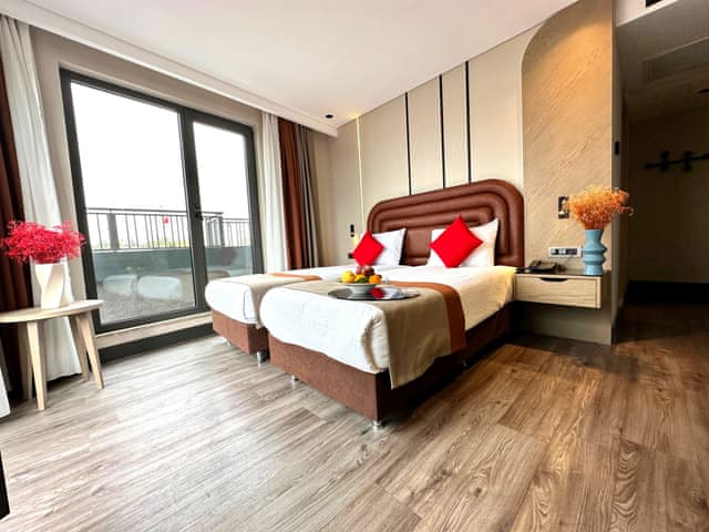 Delüks Çift/İki Yataklı Oda (Balkonlu)