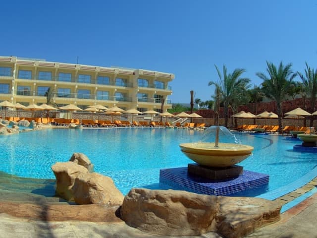 Room (Swim up)