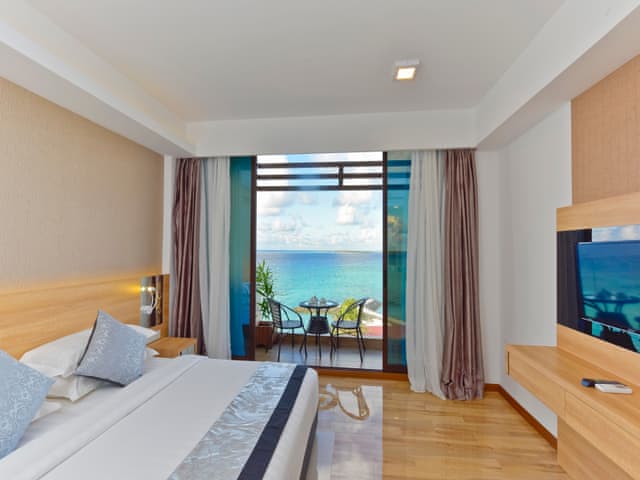 Deluxe Double Room with Balcony and Sea View
