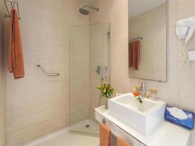 Triple standard garden view room with child