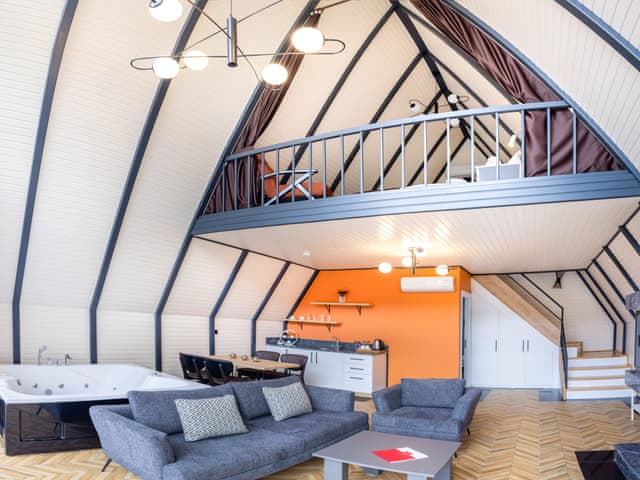 Jakuzili Superior Bahçe Bungalovu (Termal Sulu)