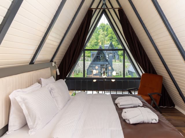 Jakuzili Delüks Bahçe Bungalovu (Termal Sulu)