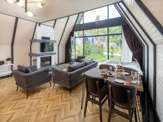 Jakuzili Delüks Bahçe Bungalovu (Termal Sulu)