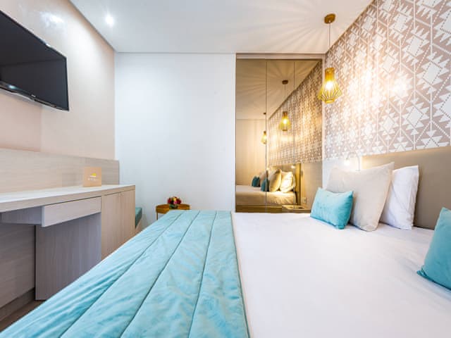 Junior Suite Jacuzzi Pool View