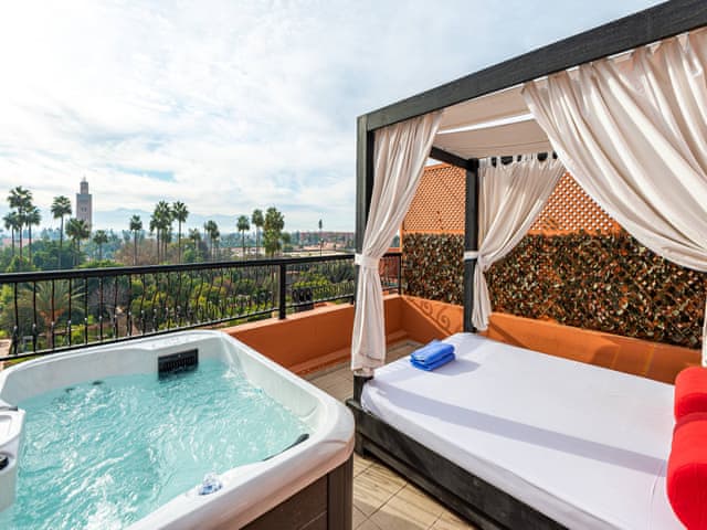 Junior Suite Jacuzzi Pool View