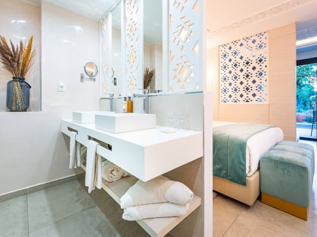 Junior Suite Swim Up