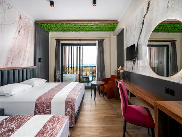 Deniz Manzaralı Oda (Jakuzi)