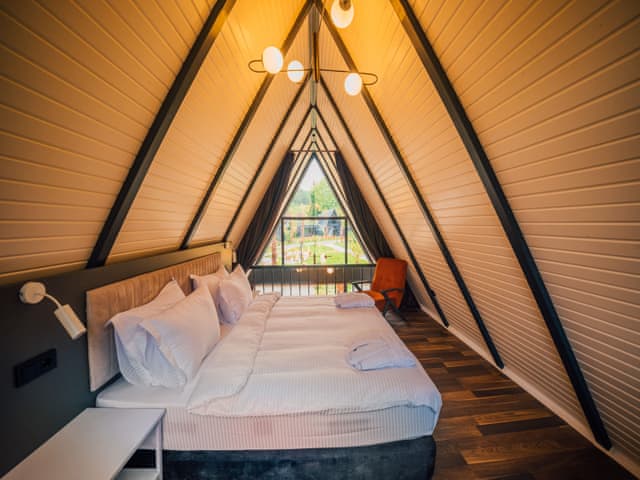 Jakuzili Superior Bahçe Bungalovu (Termal Sulu)