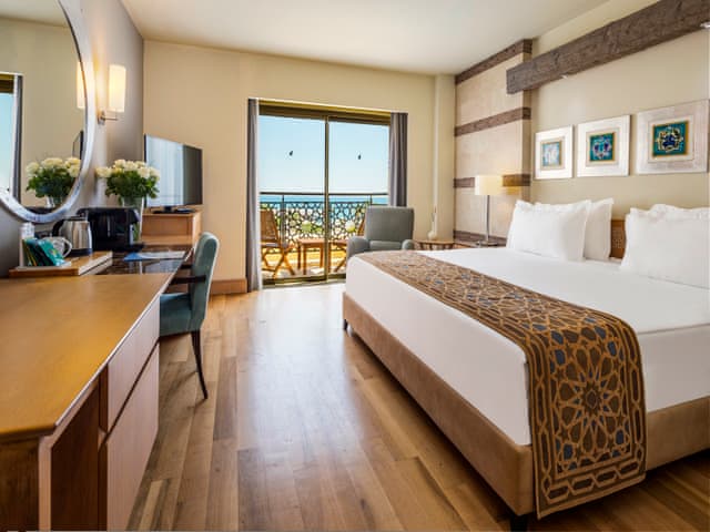 Deluxe Room, 1 King Bed, Sea View