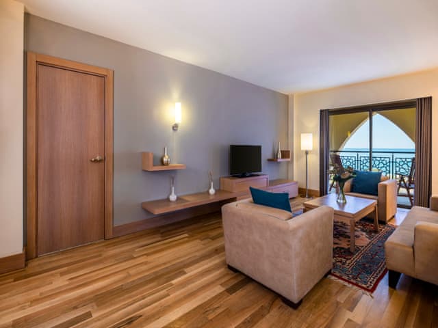 Suite, 1 King Bed, Golf View