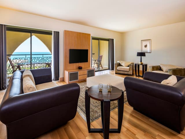 Suite, 1 King Bed, Sea View