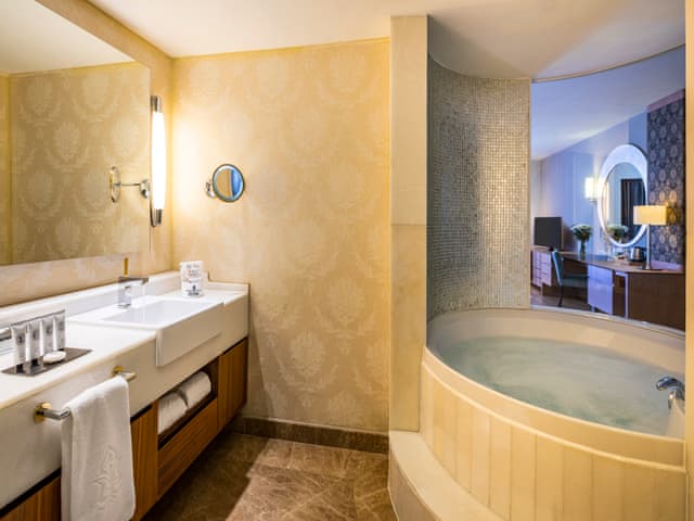 Suite, 1 King Bed, Sea View