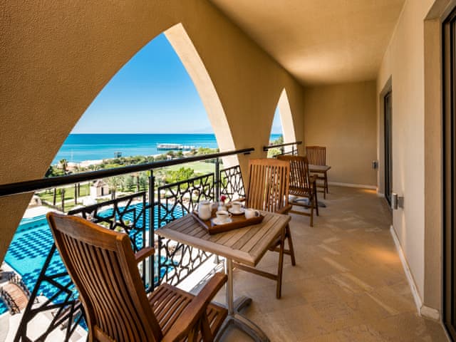 Suite, 1 King Bed, Sea View