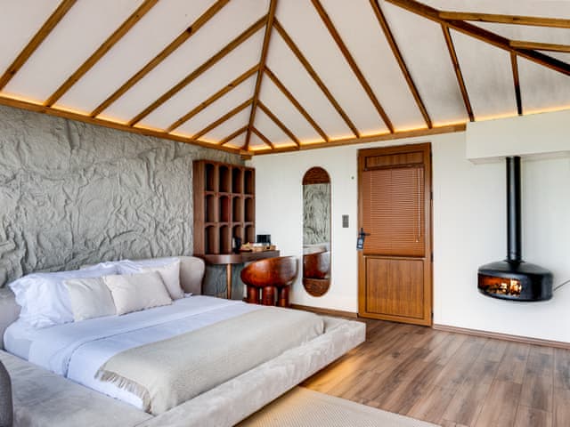 Delüks Süit Jakuzili 25