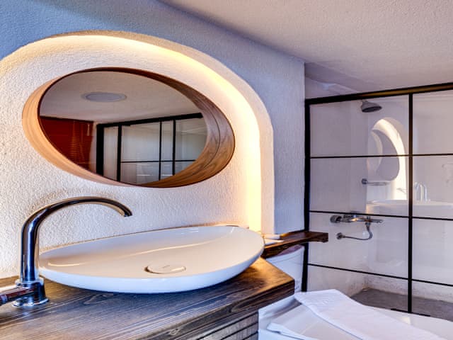 Delüks Süit Jakuzili 25