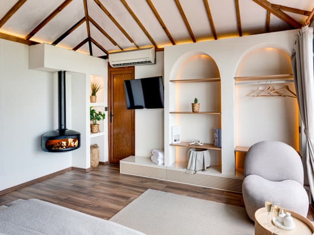 Delüks Süit Jakuzili 25