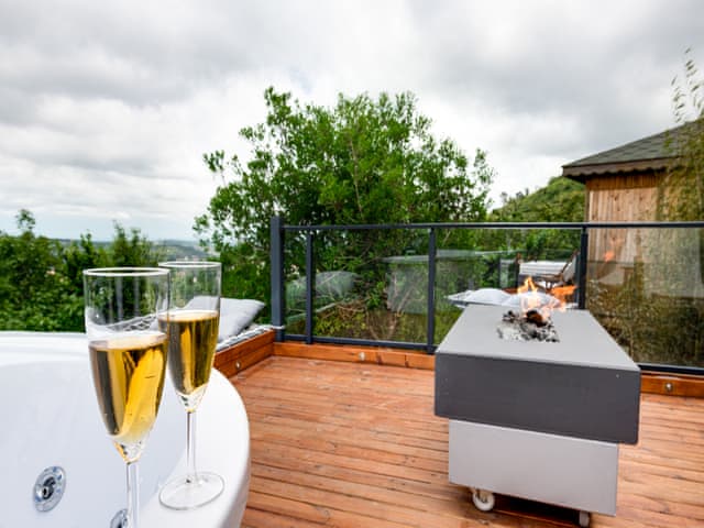 VIP Delüks Süit Jakuzili 8-9