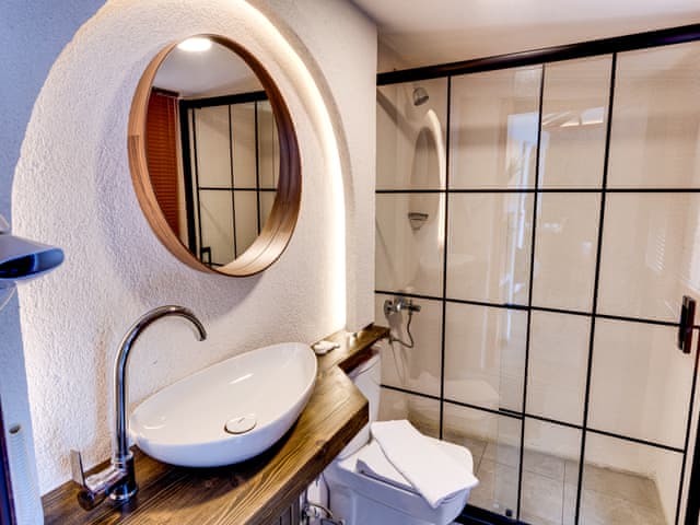 VIP Delüks Süit Jakuzili 8-9