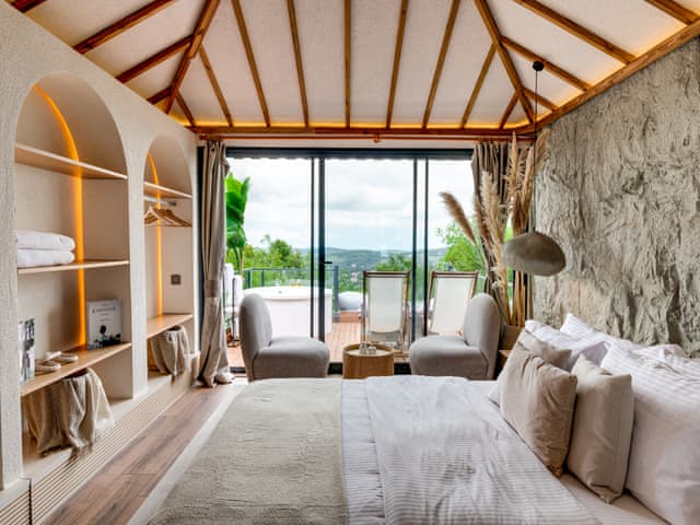 VIP Delüks Süit Jakuzili 8-9