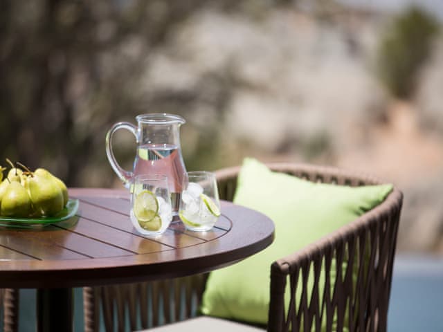 One Bedroom Cliff Pool Villa -