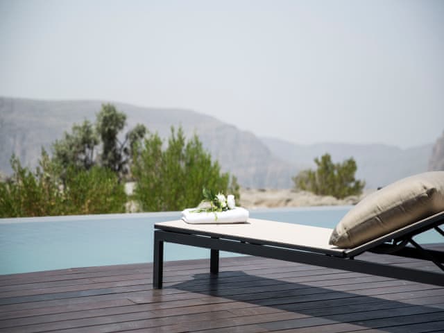 One Bedroom Cliff Pool Villa -