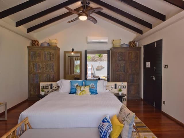 Havuzlu Plaj Villası