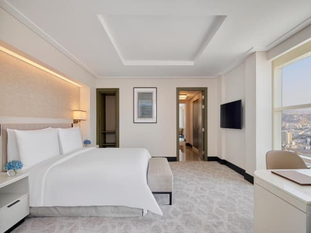 Junior Süit Şehir Manzaralı