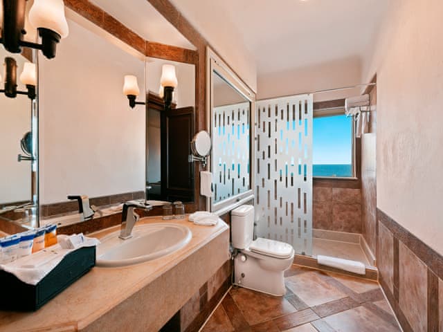 Family Room with Sea View