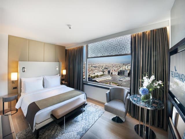 Club Corner City View, Lounge Access