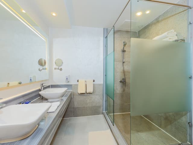 Bungalow Triple Room with Pool View