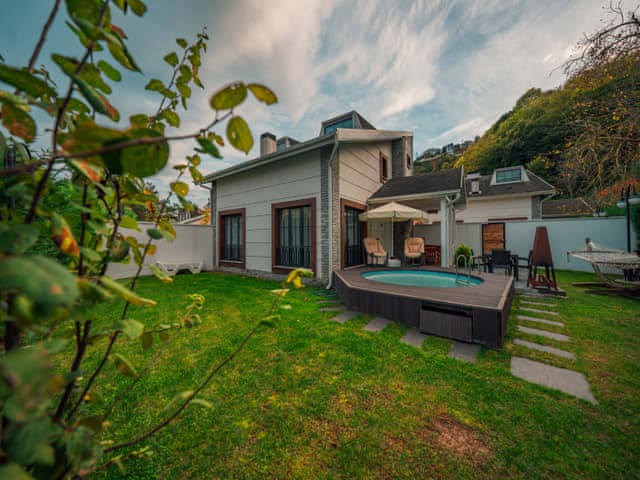 3+1 Family Suite Villa (Private Garden and Pool)