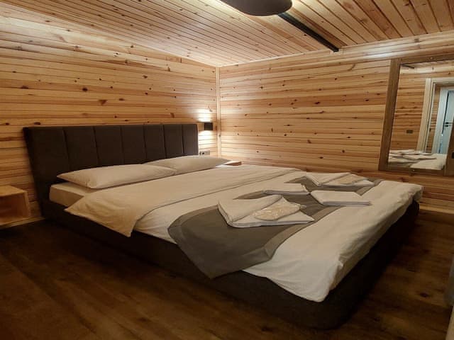 Select Bungalow Isıtmalı Havuzlu