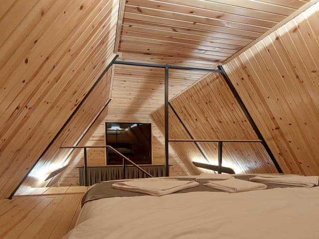 Select Bungalow Isıtmalı Havuzlu