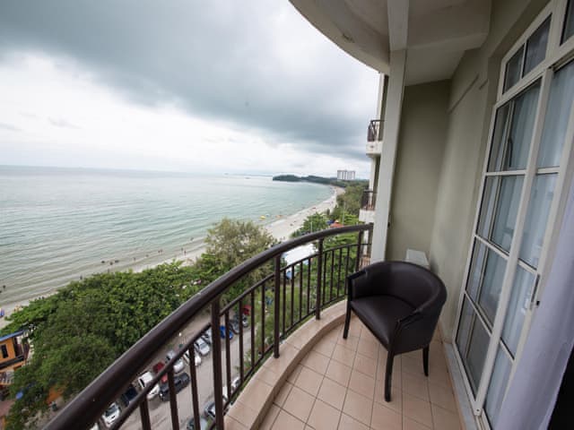 3 Bedroom Deluxe Apartment without Kitchen Facilities