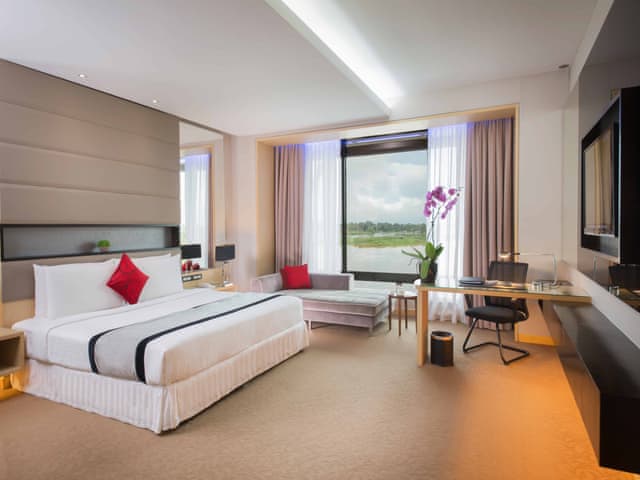 Delüks Prömiyer King