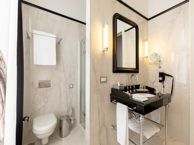 Executive French Arka Cephe