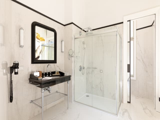 Corner Süit (Deniz manzaralı)