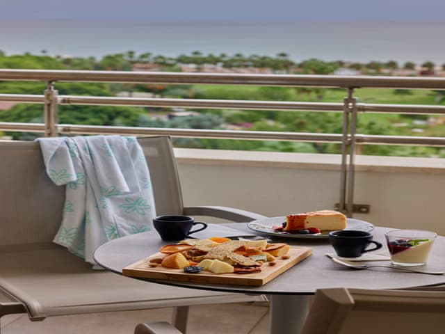 Köşe Süit Jakuzi & Deniz Manzaralı