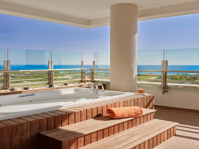 Büyük Designer Süiti