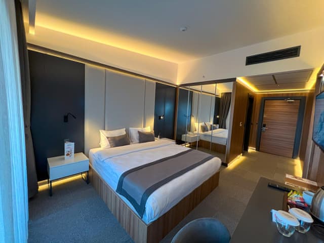 Deluxe Sea View Room