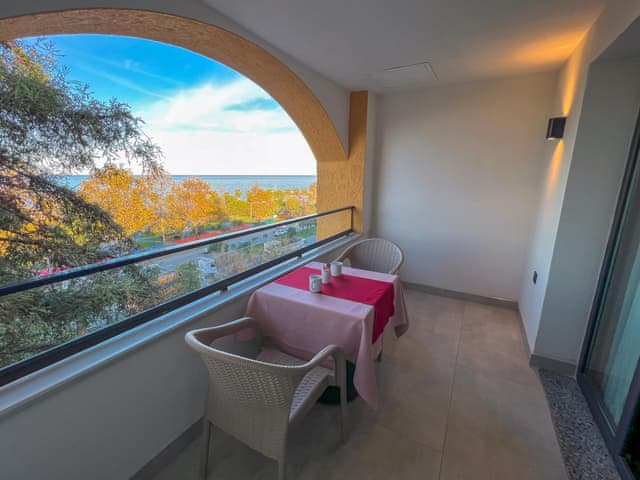 Deluxe Sea View Room