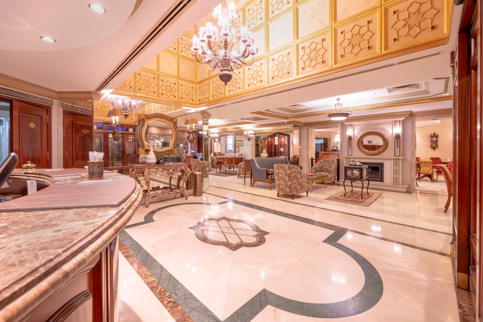 The Central Palace Otel