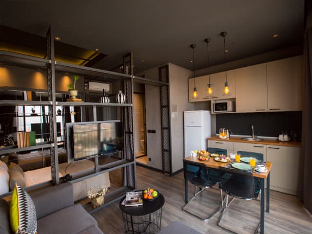 One Bedroom view City